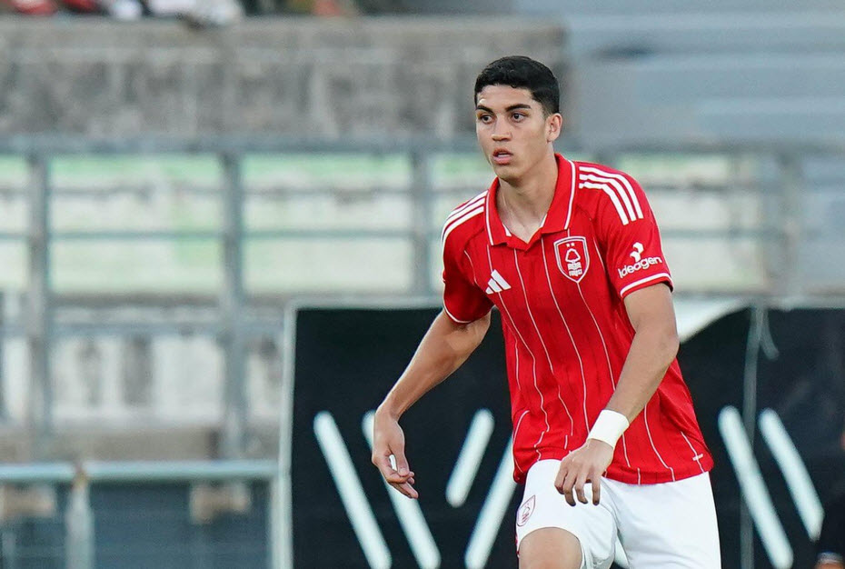 cầu thủ Jair Cunha