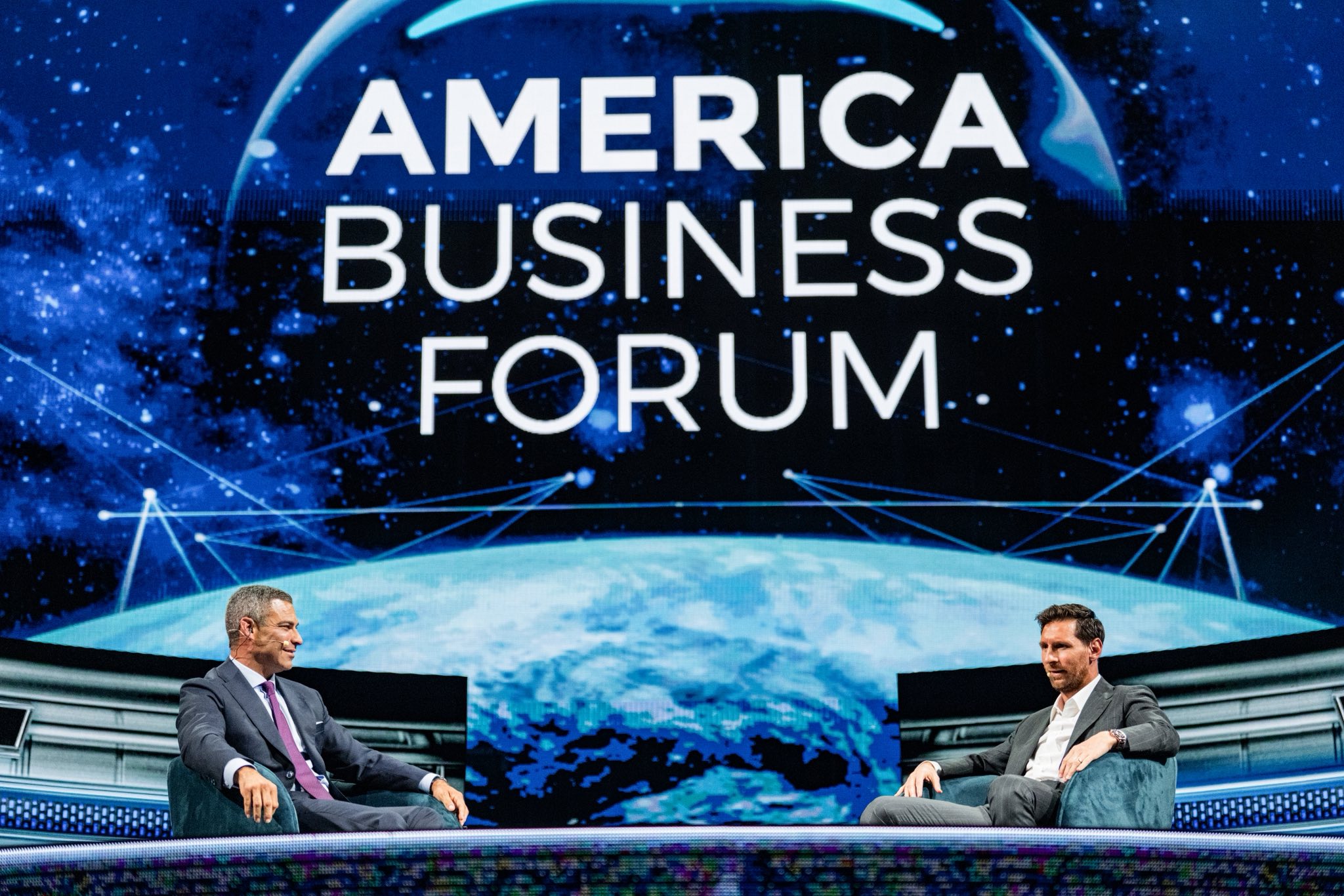 Toàn bộ chia sẻ của Messi tại American Business Forum Chúa ban cho tôi tài năng, tôi phải hy sinh rất nhiều để không phụ lòng Ngài 3 Toàn bộ chia sẻ của Messi tại American Business Forum Chúa ban cho tôi tài năng, tôi phải hy sinh rất nhiều để không phụ lòng Ngài 3