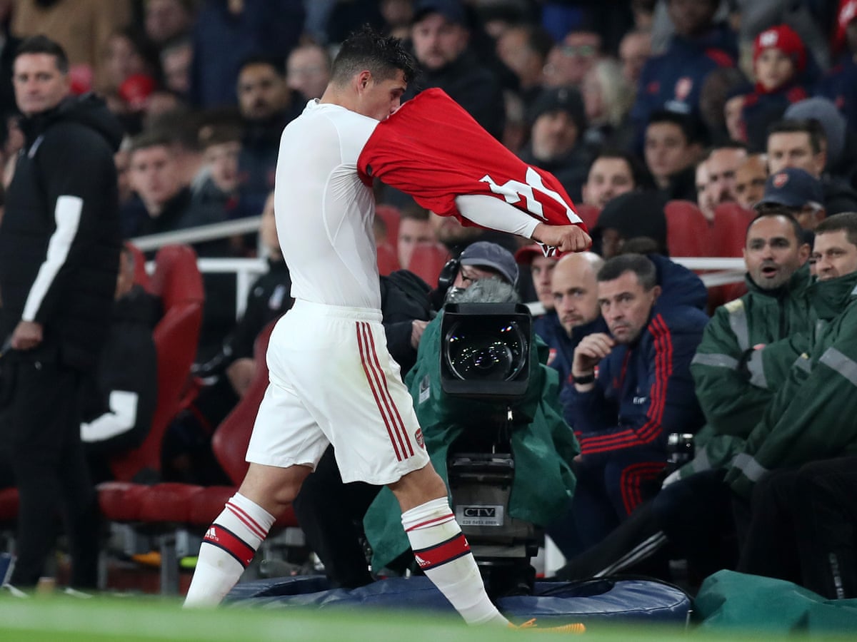 Granit Xhaka Từ thủ lĩnh của Arsenal đến món quà vô giá của Sunderland 3 Granit Xhaka Từ thủ lĩnh của Arsenal đến món quà vô giá của Sunderland 3
