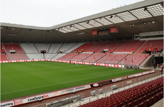 Sunderland dùng biển quảng cáo để hạn chế sức mạnh của Arsenal 1