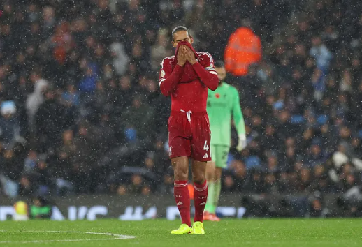 Virgil van Dijk xốc lại tinh thần đội nhà sau trận thua đậm Man City 1