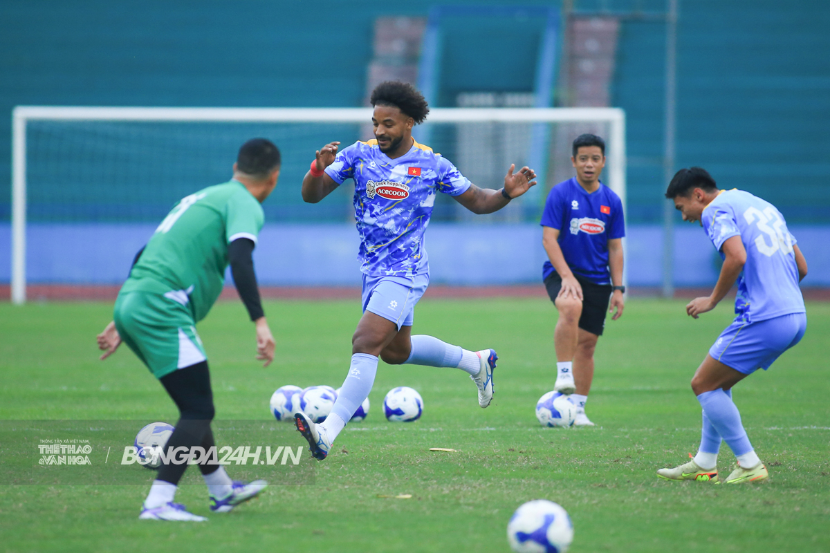 Nụ cười Xuân Son trở lại với ĐT Việt Nam 4