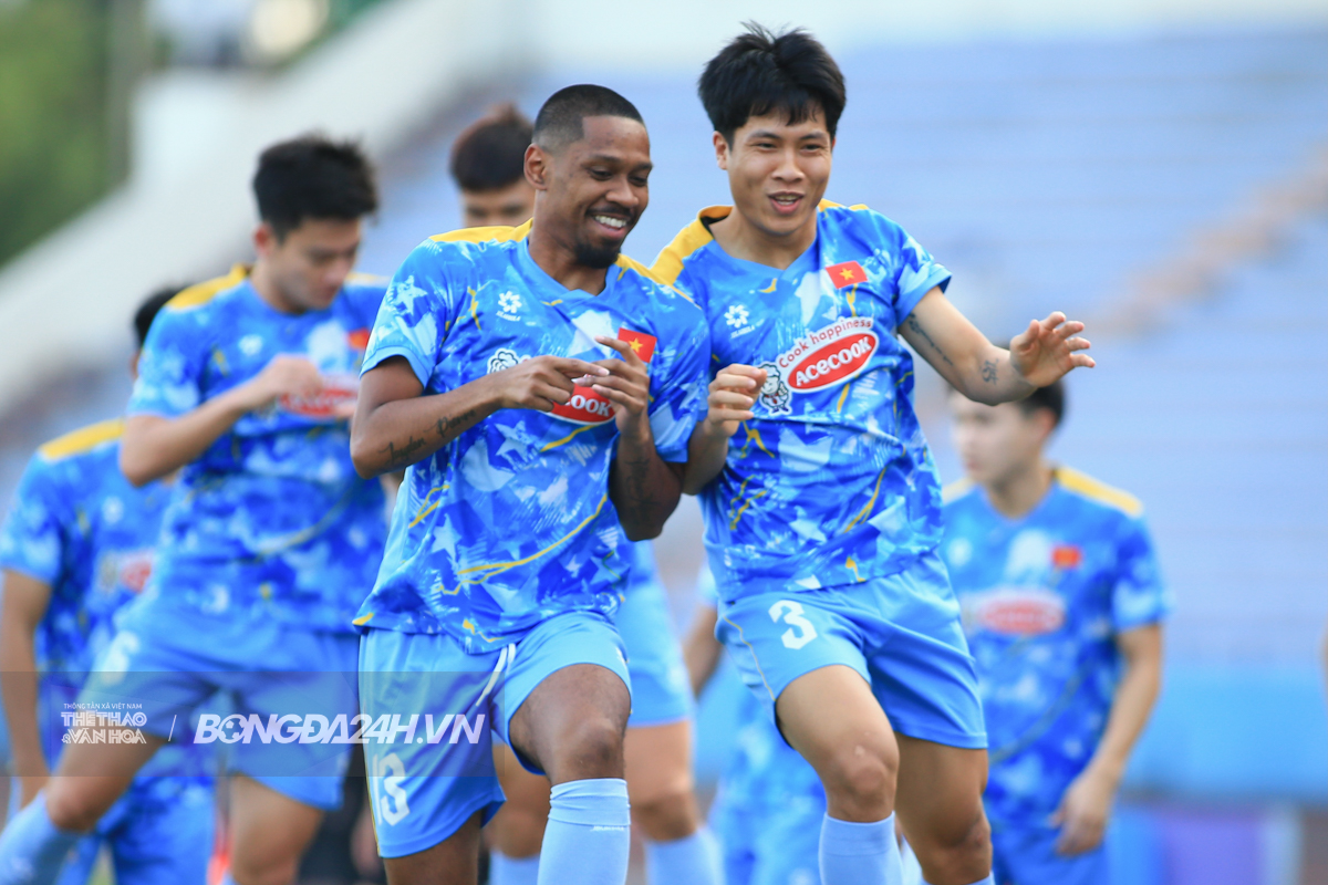 Hai Long bị đau vai, tuyển Việt Nam vẫn chưa có đủ đội hình 5