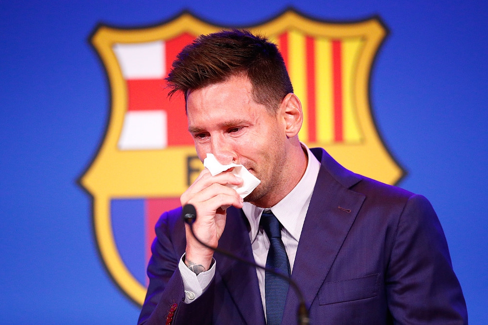 Lionel Messi rời Camp Nou vào năm 2021 Lionel Messi roi Camp Nou vao nam 2021