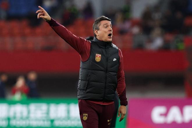 HLV Antonio Puche cua dT U23 Trung Quoc