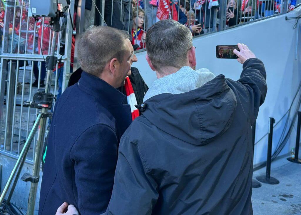 Philipp Lahm Đời chẳng kém vui khi rời xa hào quang bóng đá đỉnh cao 4