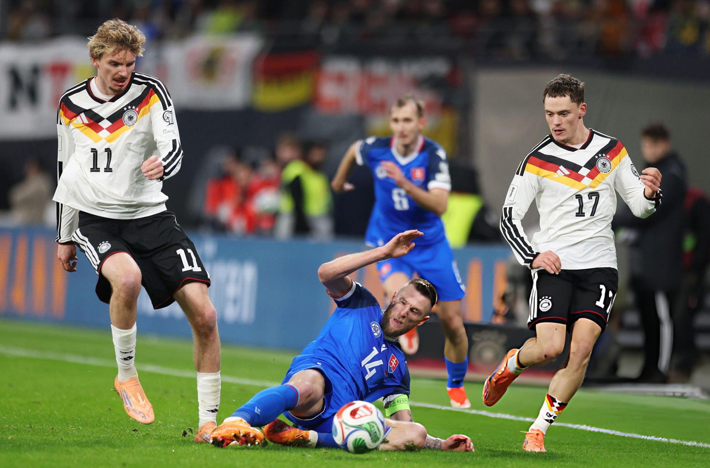 Thần tài Nick Woltemade 1 Thần tài Nick Woltemade 1