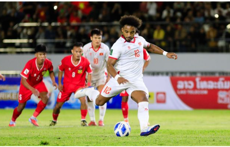 Xuan Son ghi ban tro lai sau 321 ngay