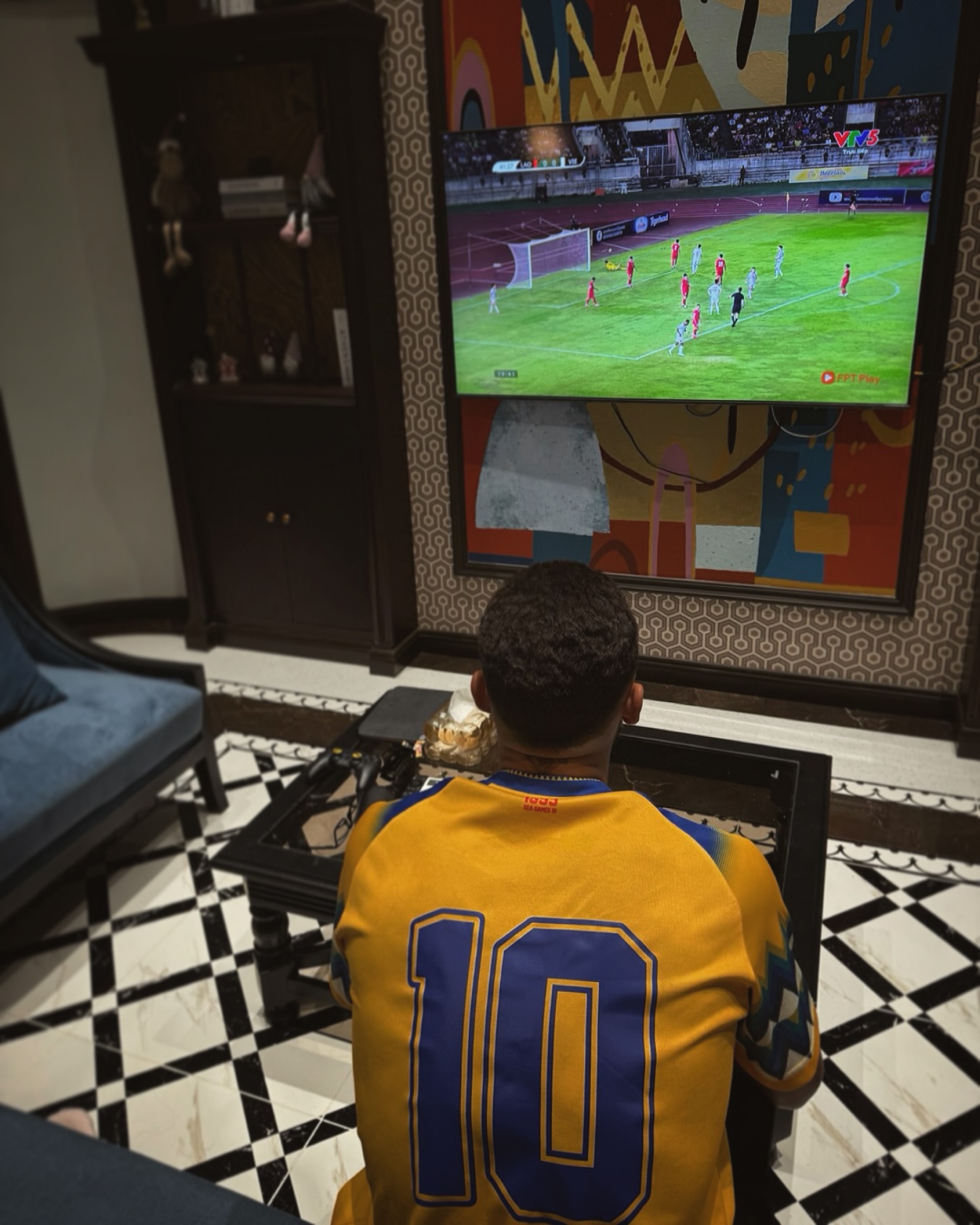 Hoàng Hên đăng ảnh gây sốt 1 Hoàng Hên đăng ảnh gây sốt 1