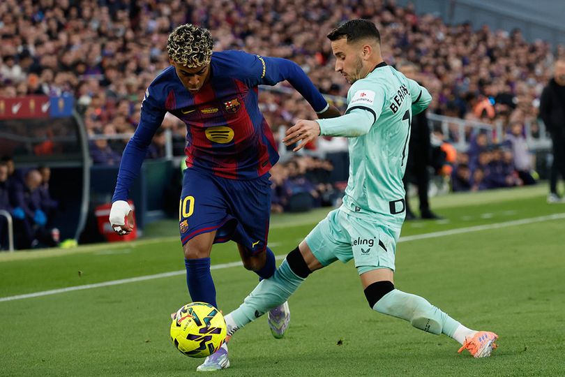 Lamine Yamal Nhảy múa giữa Camp Nou 1