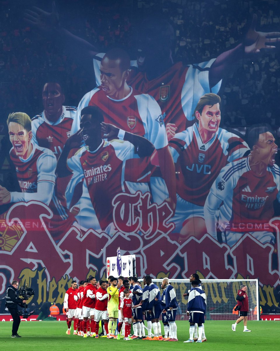 Đằng sau tấm tifo Derby Bắc London của Pháo Thủ 1