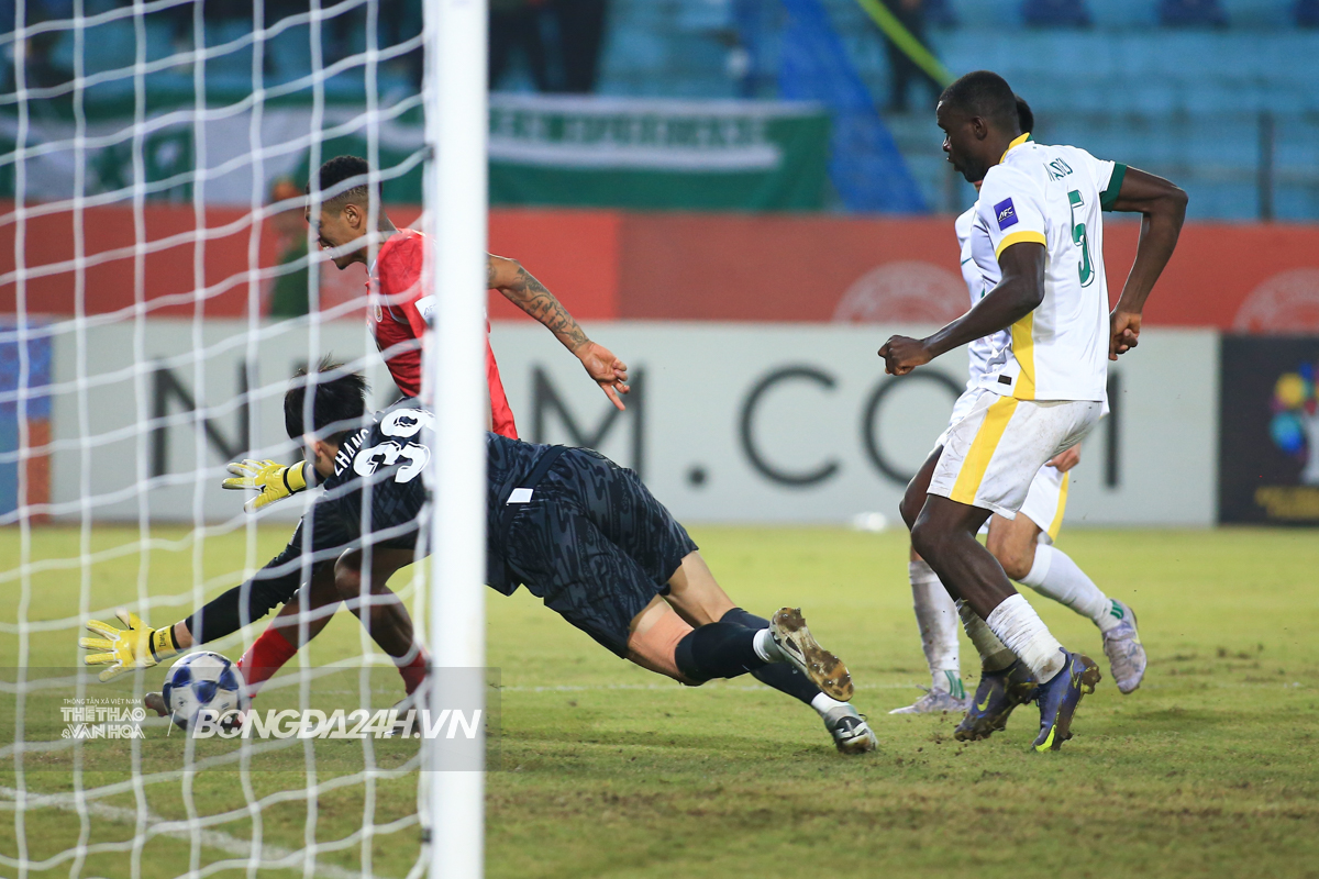 Phút hớ hênh của Filip Nguyễn mở màn cuộc lội ngược dòng của CAHN 5