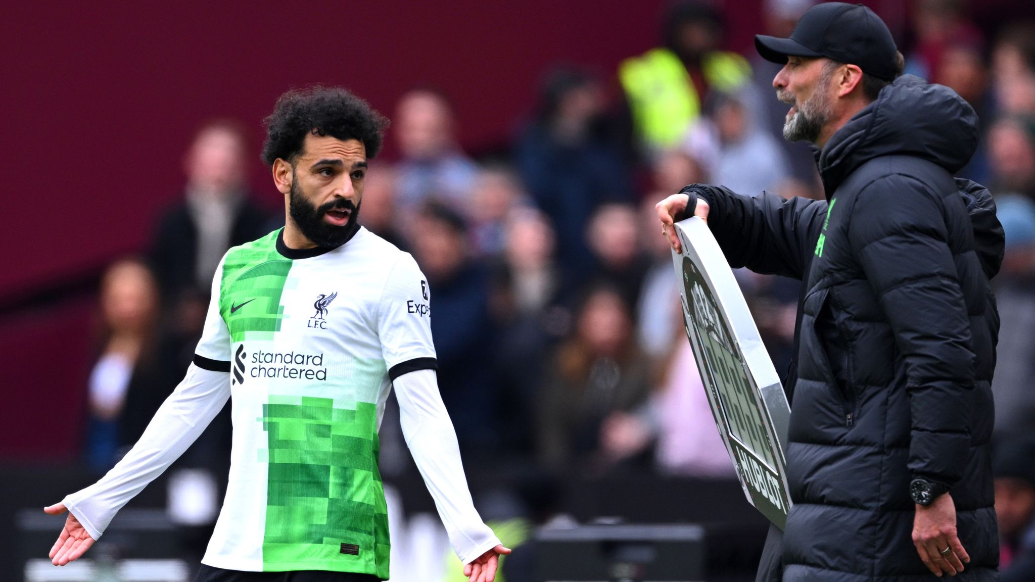 Nếu Salah yêu Liverpool, tại sao anh lại quăng bom vào đội bóng giữa mùa như thế 3 Nếu Salah yêu Liverpool, tại sao anh lại quăng bom vào đội bóng giữa mùa như thế 3