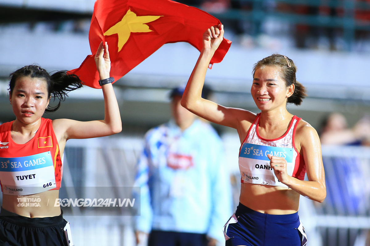Nguyễn Thị Oanh vô địch 5000m nữ SEA Games 33 Nguyen Thi Oanh vo dich 5000m nu SEA Games 33