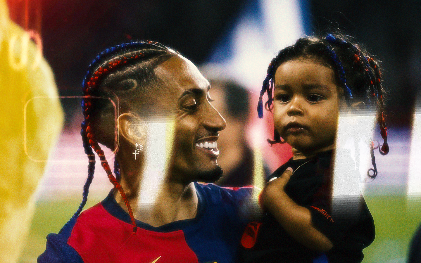 Raphinha Về nhà thấy con trai chạy ra đón, mọi tiêu cực bên ngoài không còn là vấn đề nữa 5