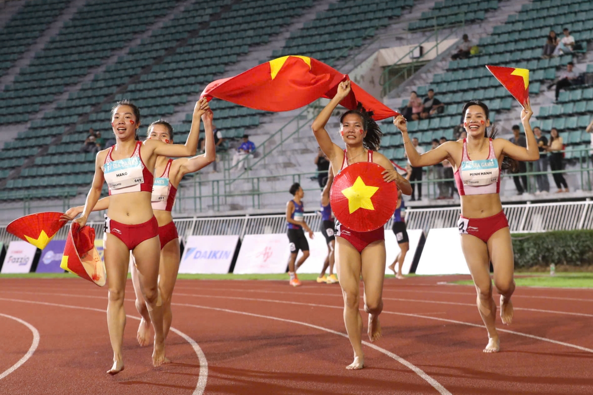 Điền kinh Việt Nam bảo vệ thành công tấm HCV 4x400m nữ dien kinh Viet Nam bao ve thanh cong tam HCV 4x400m nu