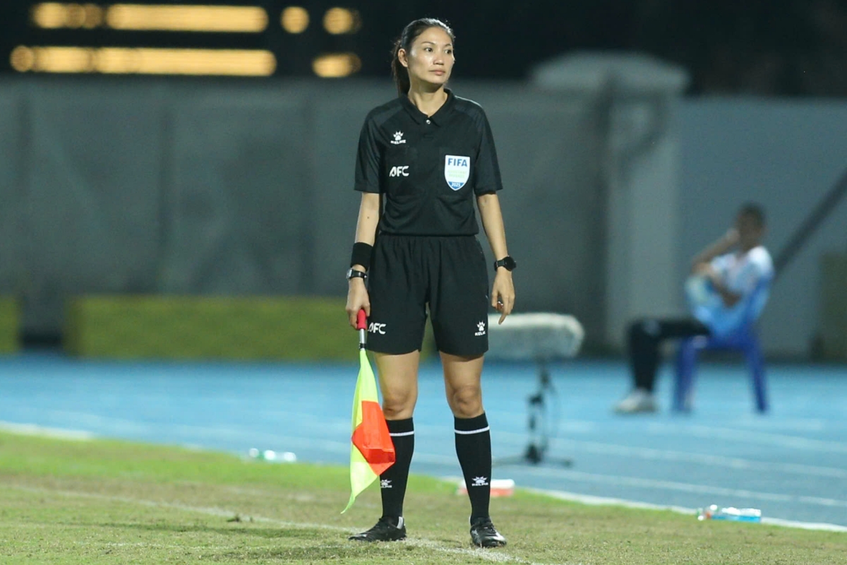 HLV Kim Sang Sik có lý khi nghi ngờ trọng tài 1 HLV Kim Sang Sik có lý khi nghi ngờ trọng tài 1