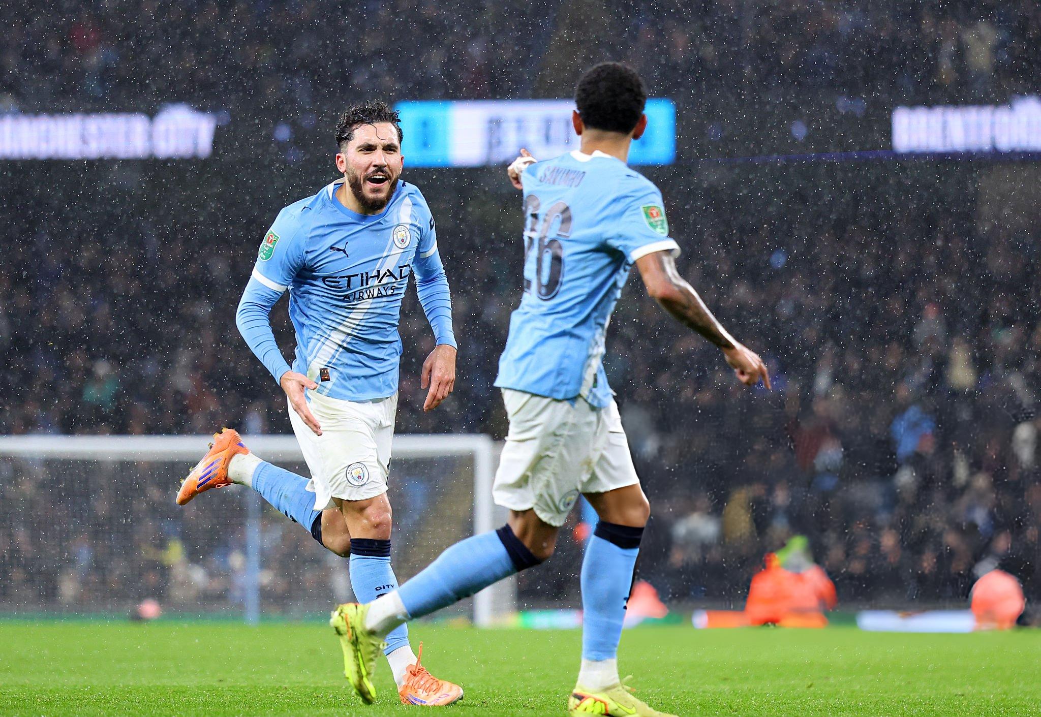 Man City bay bổng với Rayan Cherki 1 Man City bay bổng với Rayan Cherki 1