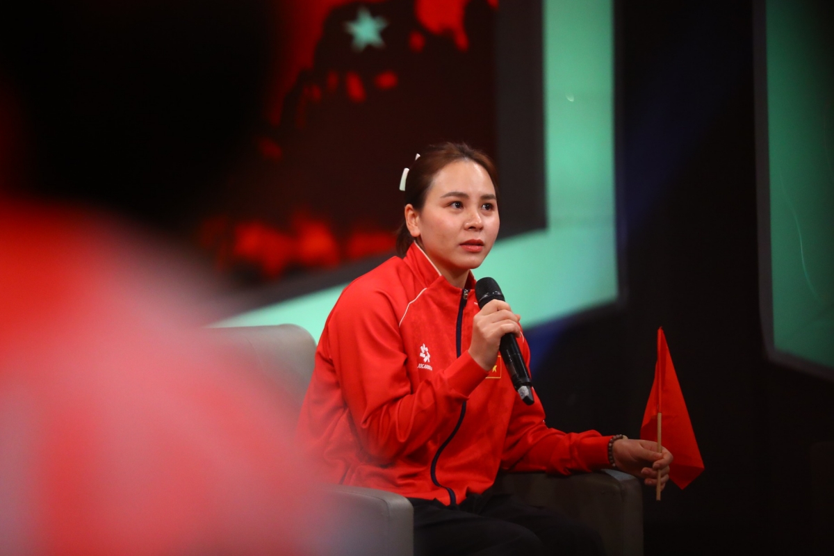 Trinh Thu Vinh chia se trong chuong trinh "Tinh than Viet Nam"