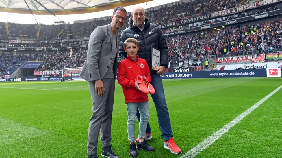 Sự trỗi dậy của “viên ngọc” Lennart Karl 1