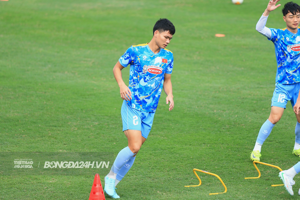 Trung Kiên tập riêng trước ngày lên đường sang Qatar 3