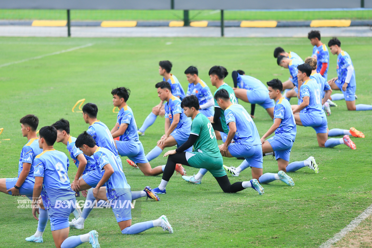 Trung Kiên tập riêng trước ngày lên đường sang Qatar 6