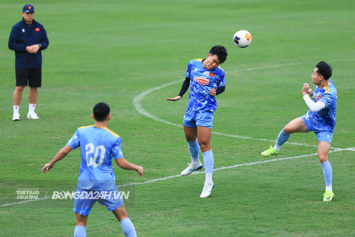 Trung Kiên tập riêng trước ngày lên đường sang Qatar 8