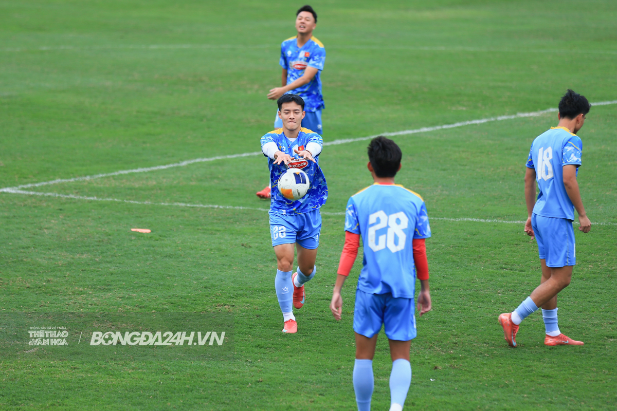 Trung Kiên tập riêng trước ngày lên đường sang Qatar 9