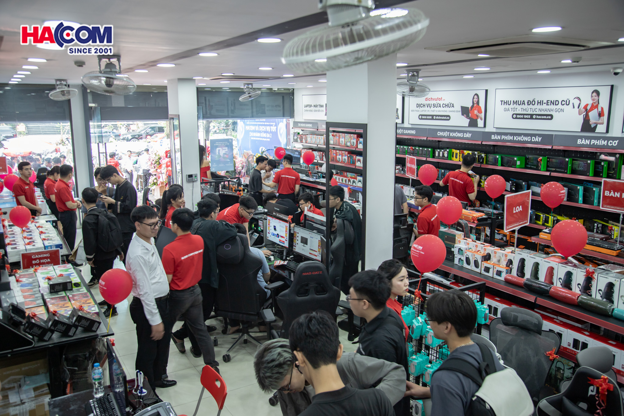 Fan bóng đá tìm gì tại HACOMVN cho khán đài tại gia 2