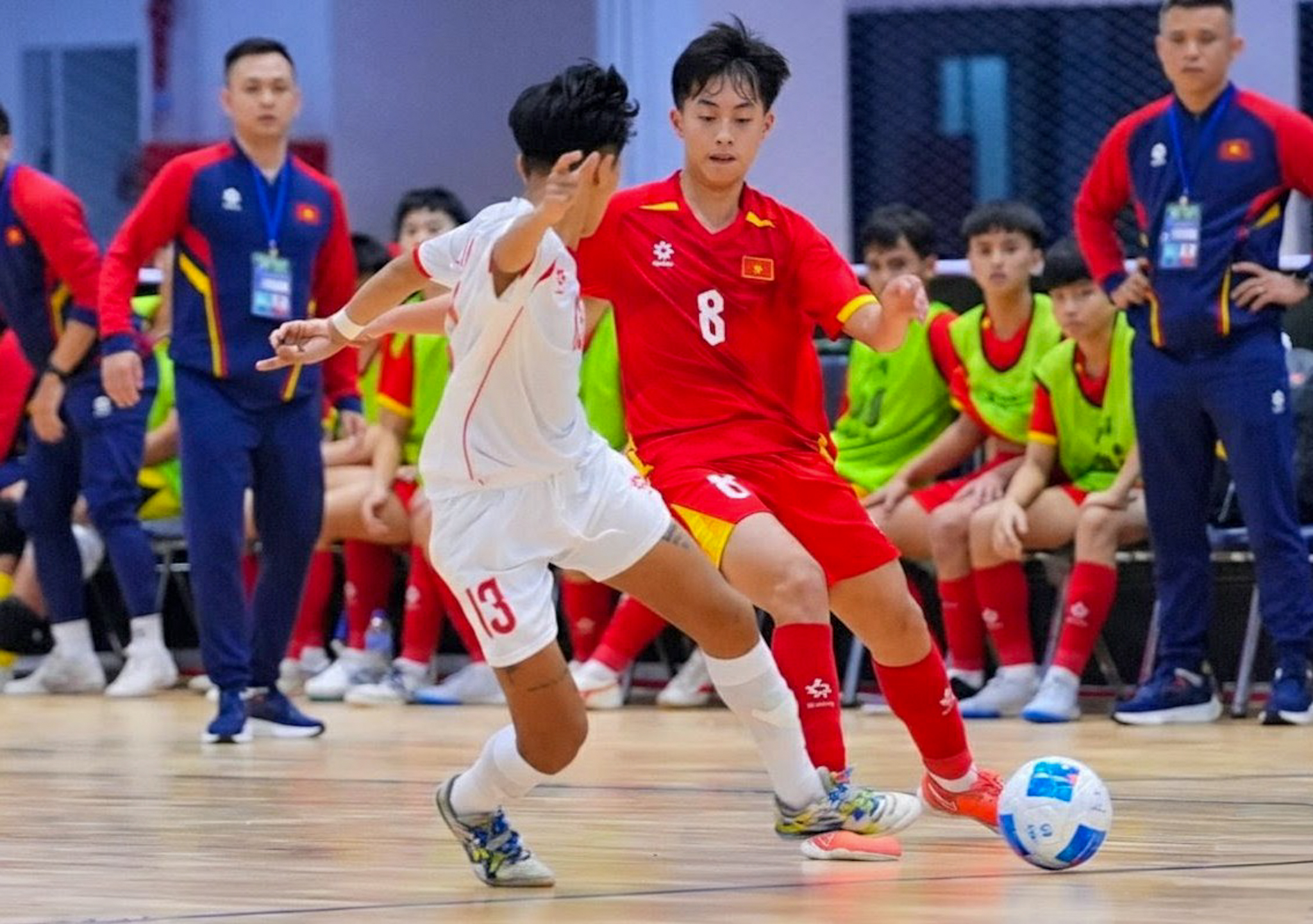 U16 futsal Viet Nam rong cua gianh tam ve du tran chung ket 