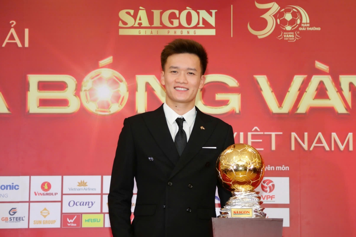 Hoang duc gianh Qua bong vang Viet Nam lan thu 3 su nghiep