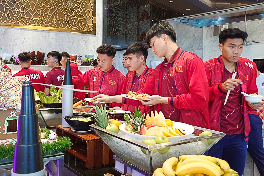 dT U23 Viet Nam co mat tai Qatar sau chuyen bay keo dai 8 tieng