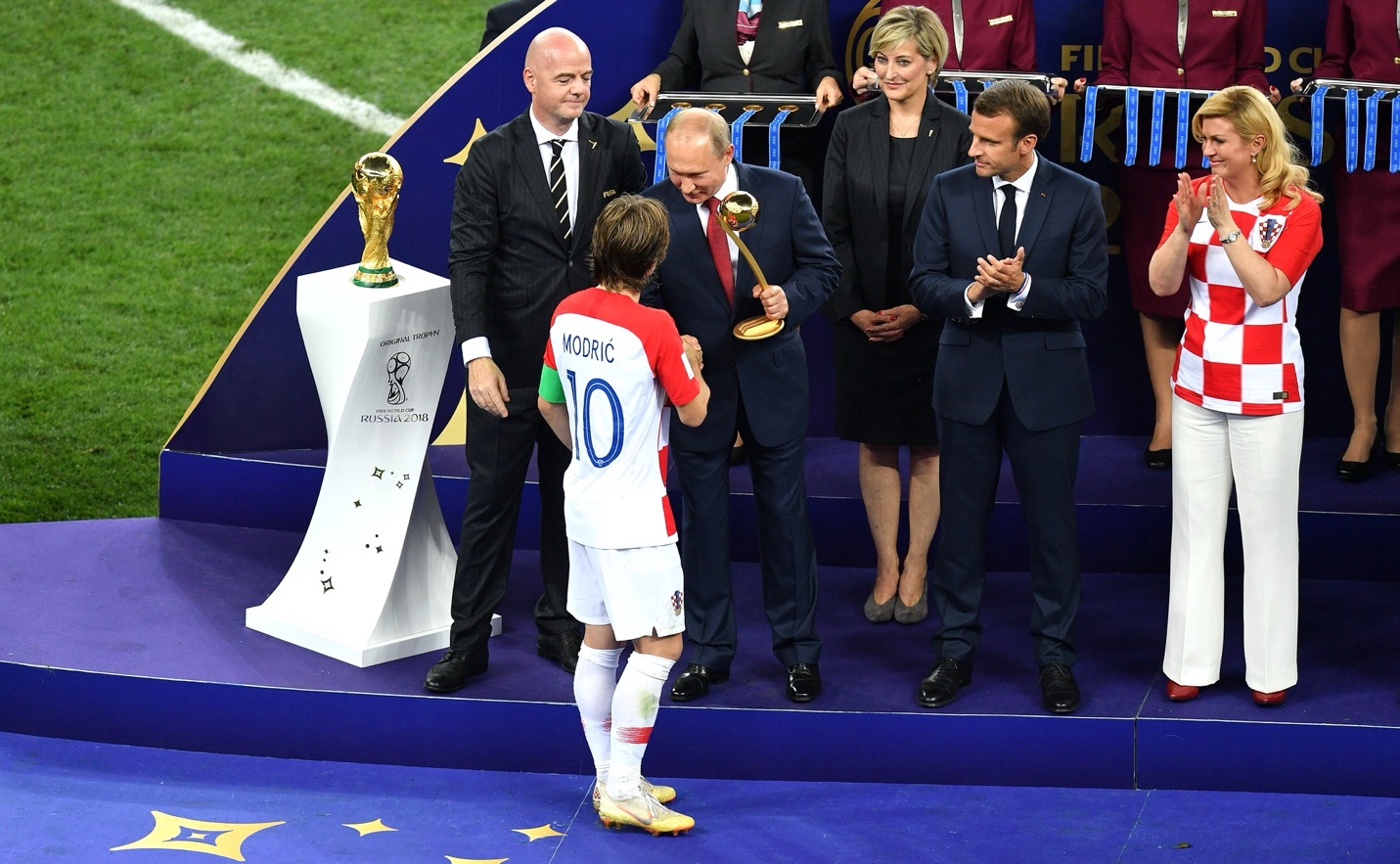 Luka Modric Nếu không đá bóng, tôi sẽ đi làm bồi bàn! 4