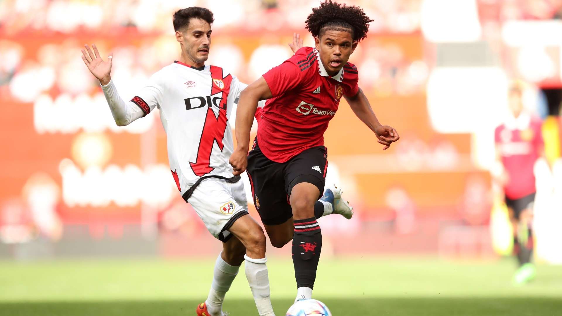 Vì sao cầu thủ trẻ Anh ồ ạt rời Premier League để ra châu Âu 3