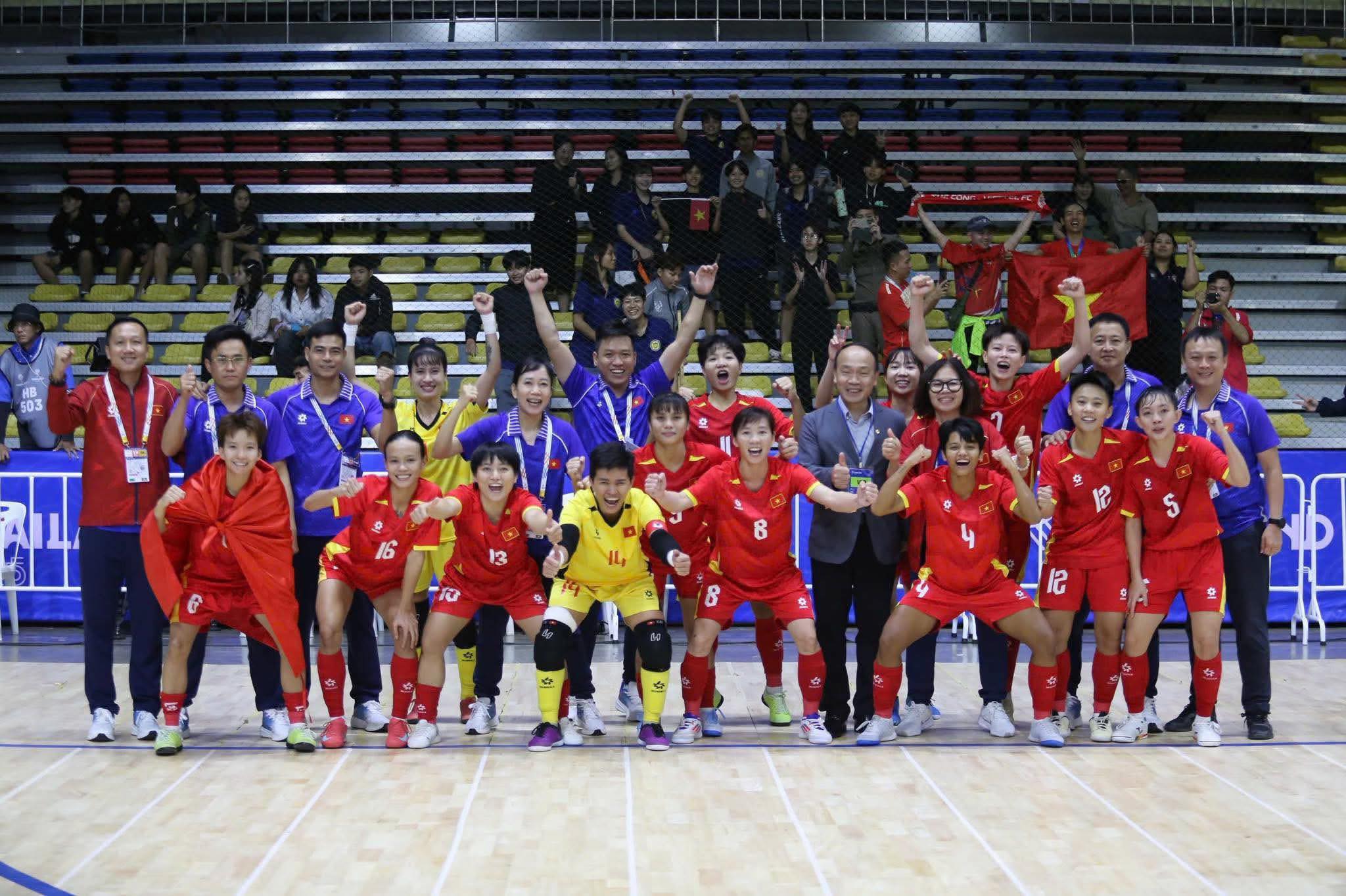 Futsal nu Viet Nam