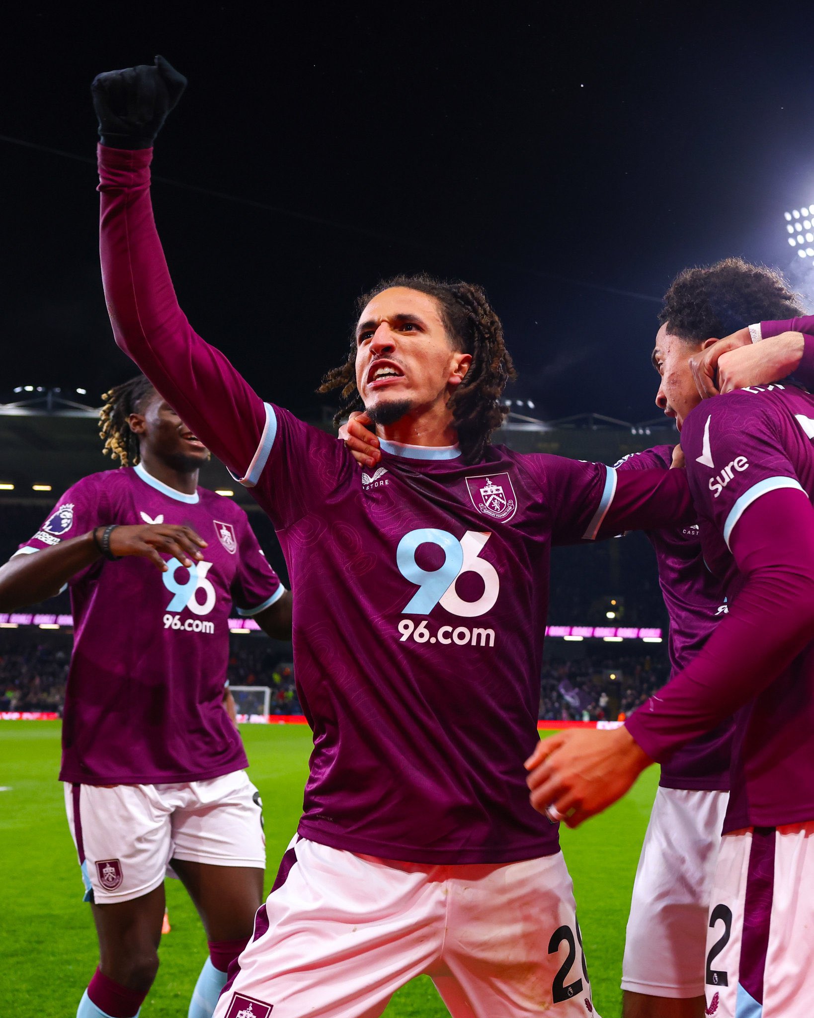 Sesko lập cú đúp, MU vẫn không thể đánh bại Burnley 3