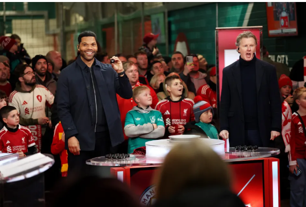 CĐV Barnsley tức giận với Darren Fletcher 1