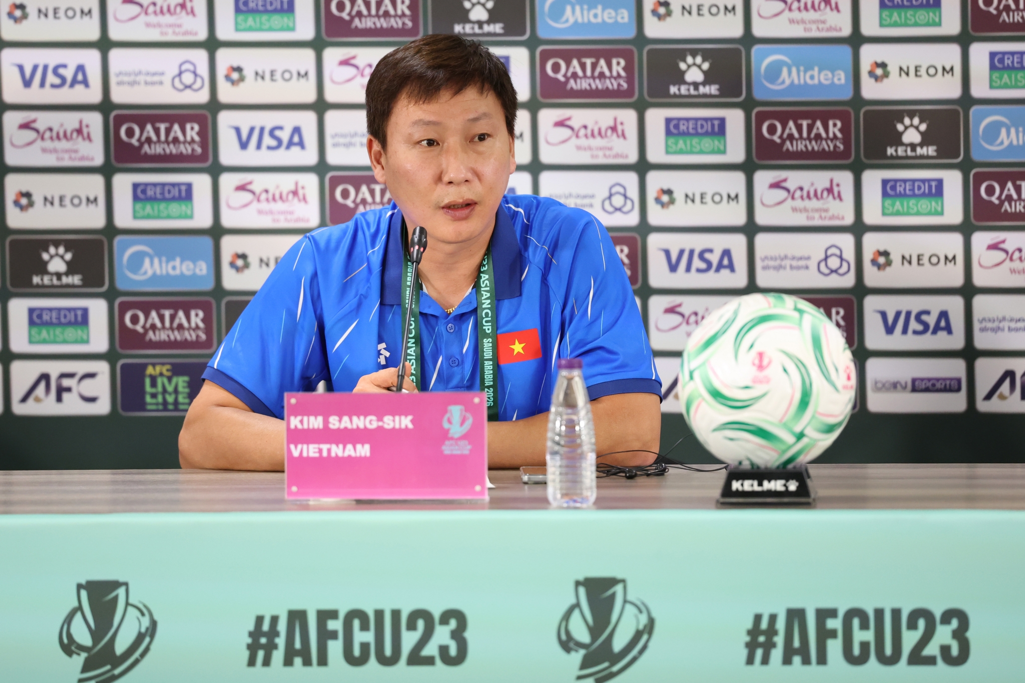 HLV Kim Sang Sik chia sẻ trước trận tứ kết gặp U23 UAE HLV Kim Sang Sik chia se truoc tran tu ket gap U23 UAE