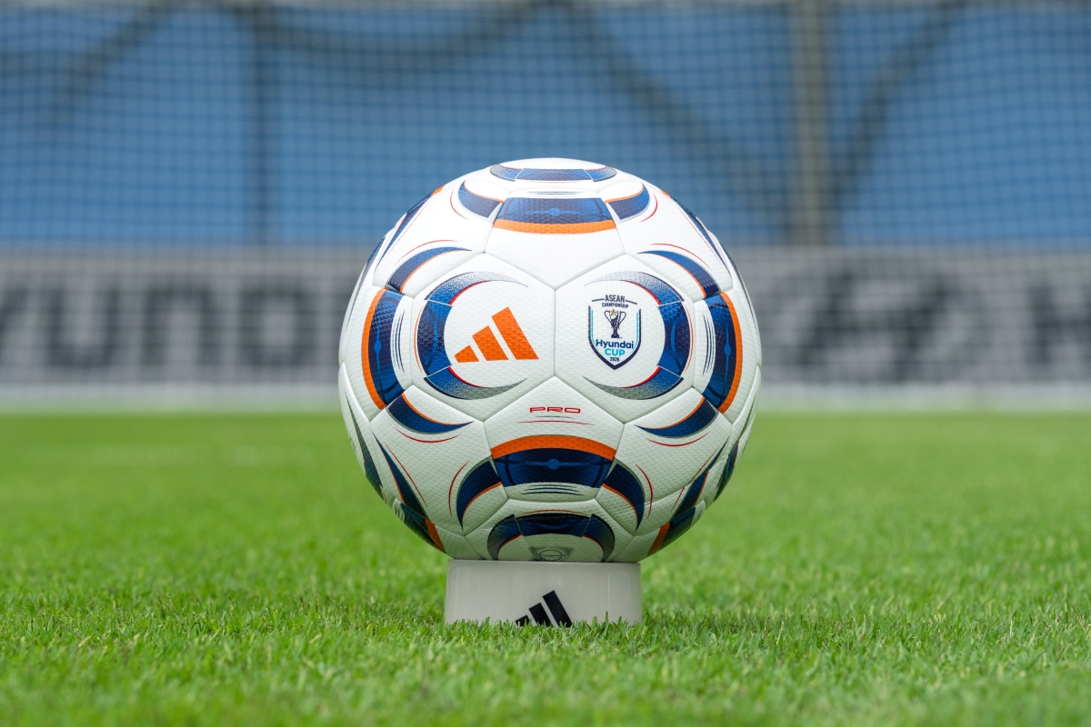 AFF ra mat mau bong moi