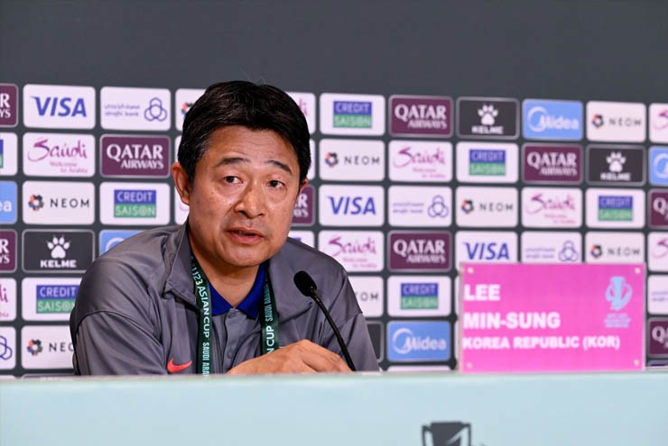HLV Lee Min Sung vs U23 Hàn Quốc HLV Lee Min Sung vs U23 Han Quoc