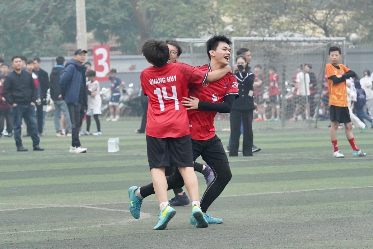 9A3 thi đấu bản lĩnh giành hạng Ba Giải Thể thao Lương Thế Vinh 13