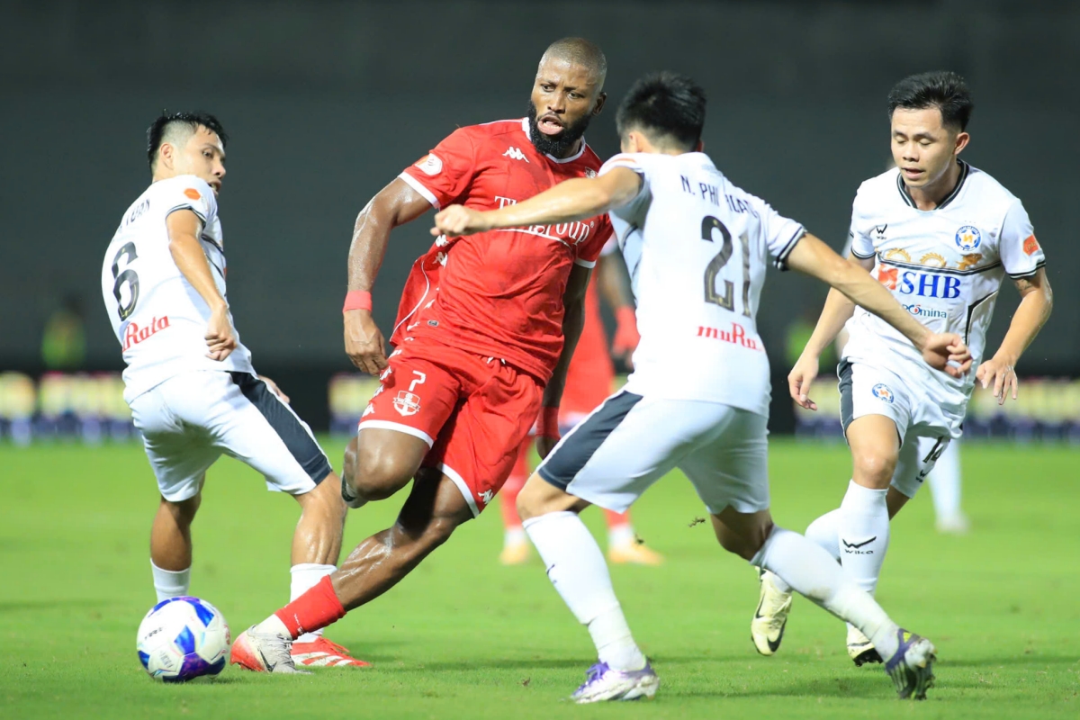 Fred Friday gia nhap CLB Ninh Binh