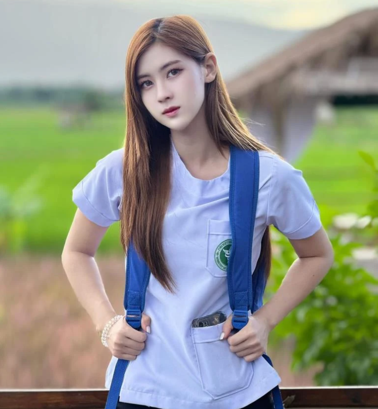 Mỹ nhân người Thái mê Đình Bắc, Trung Kiên gây chú ý khi đến Việt Nam 7