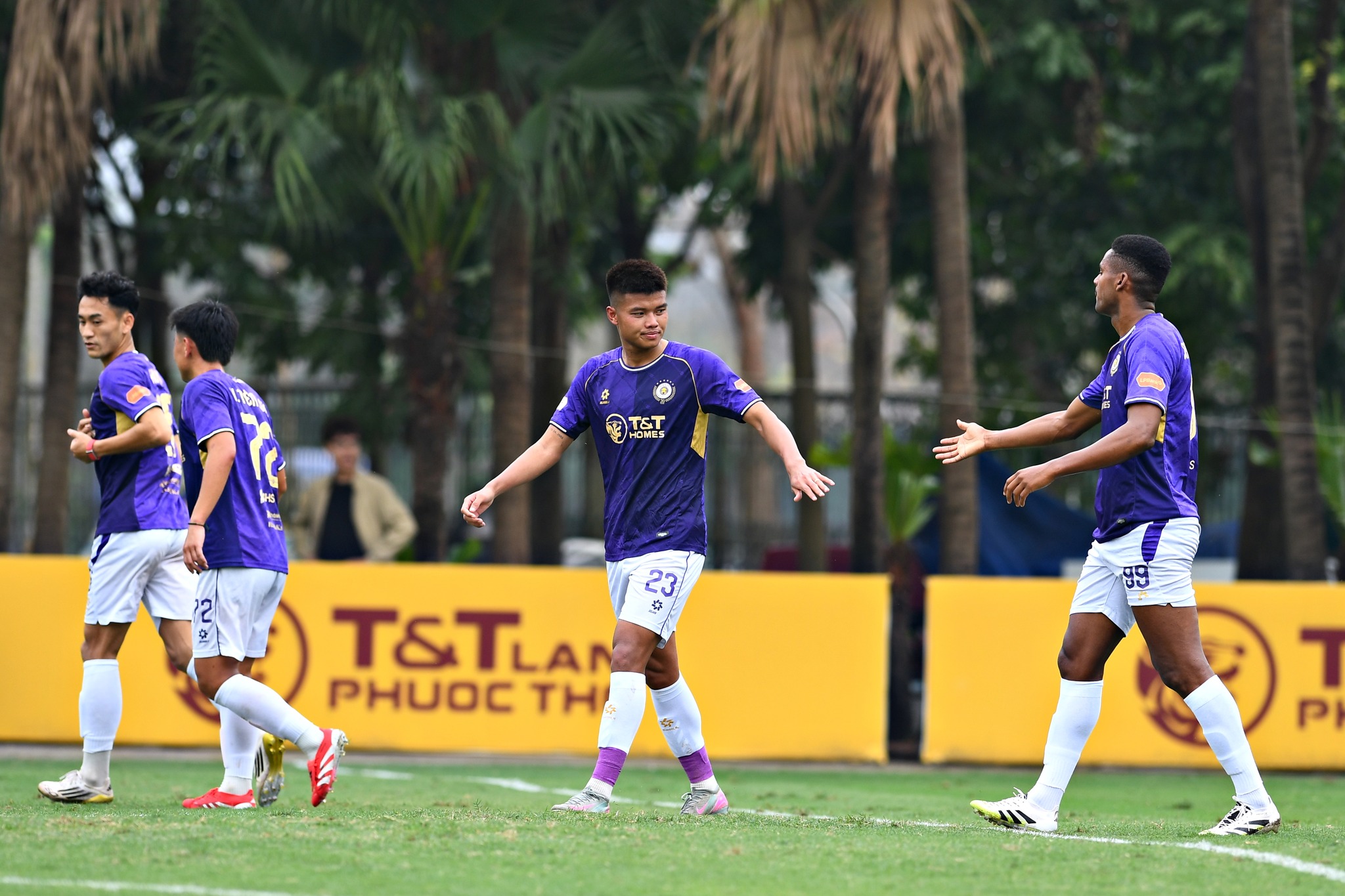 Ha Noi thang dam Bac Ninh FC