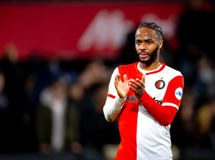 Raheem Sterling da co tran dau dau tien sau chin thang ke tu khi ra mat Feyenoord.