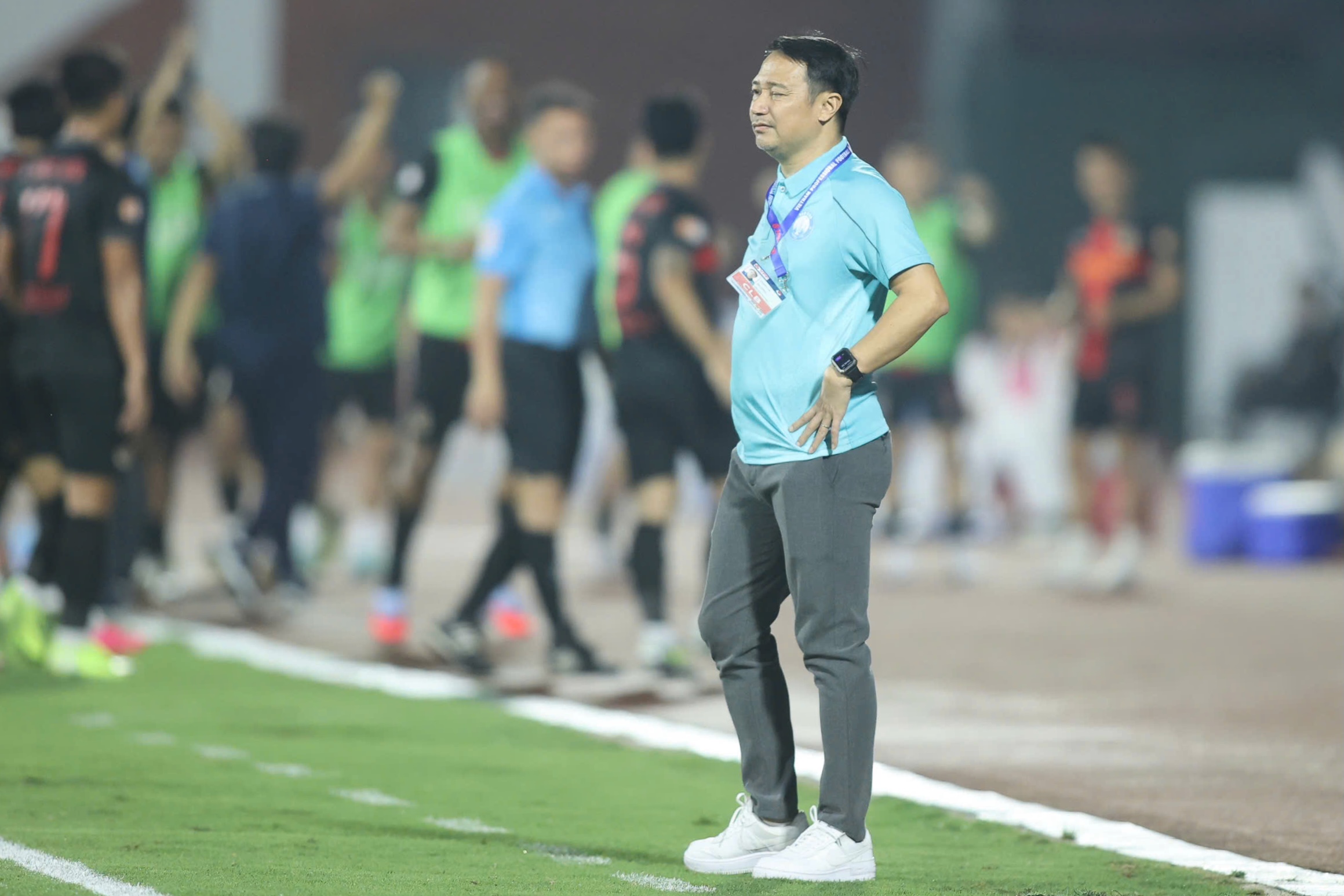 Vũ Hồng Việt Liều thuốc tiên cho CLB Nam Định 2 Vũ Hồng Việt Liều thuốc tiên cho CLB Nam Định 2