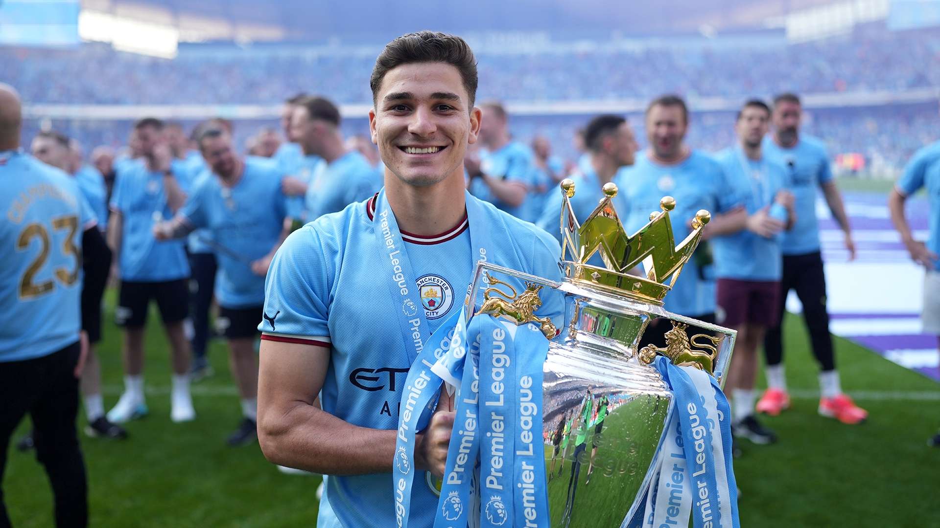 Julian Alvarez và Man City Rời xa nhau là bão tố 1