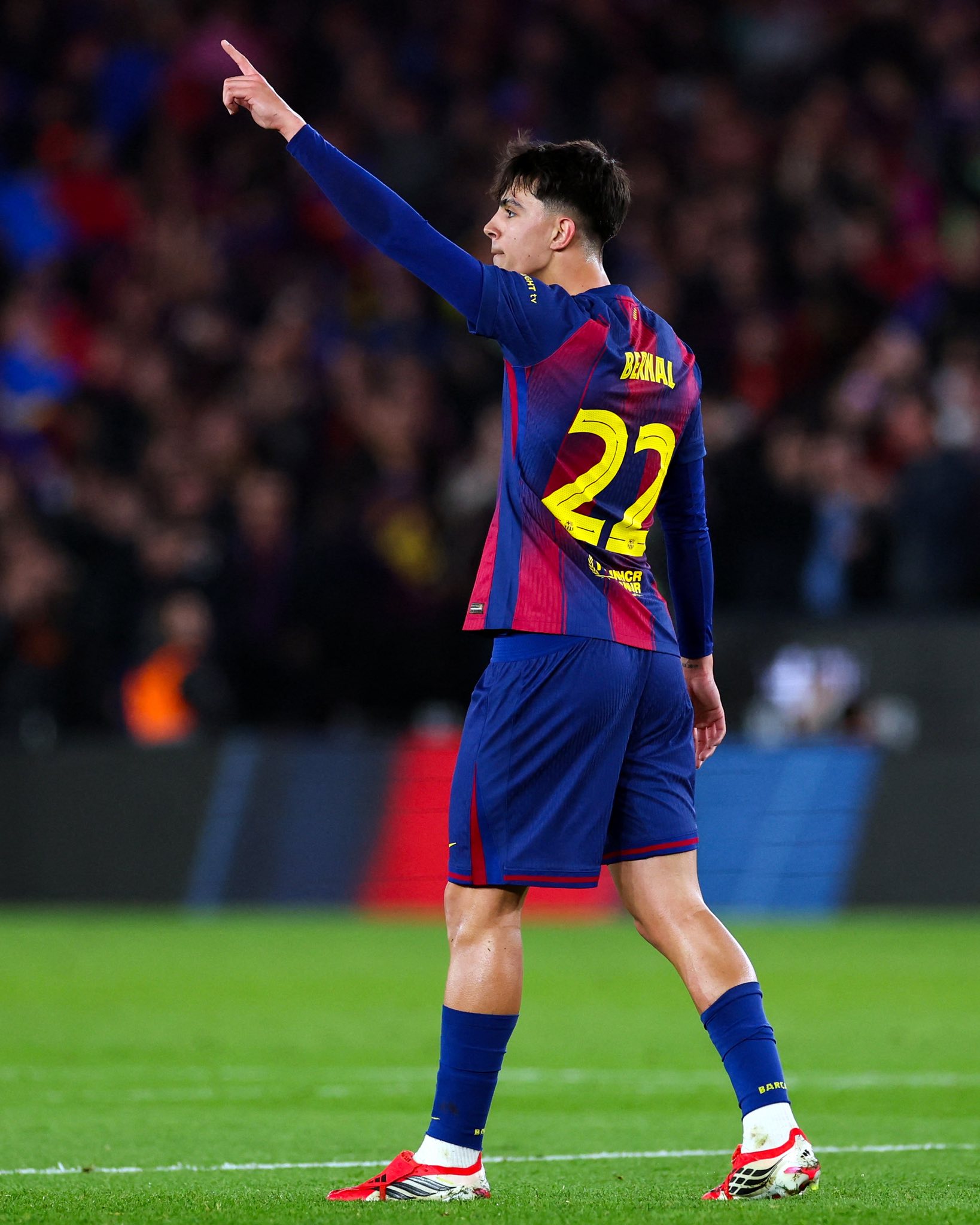 Marc Bernal Thắp sáng niềm tin cho tương lai 1 Marc Bernal Thắp sáng niềm tin cho tương lai 1