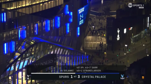 CĐV Tottenham rời sân chỉ sau 45 phút 1