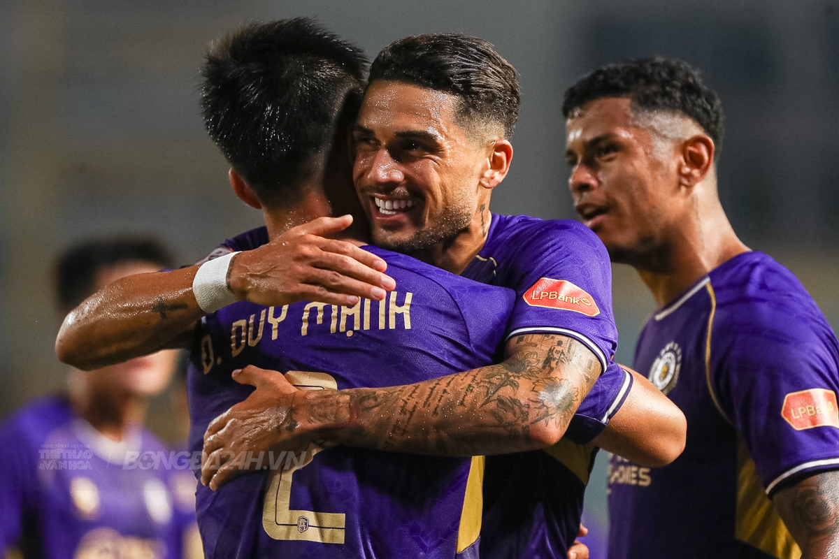 Sao nhập tịch Hoàng Hên giúp HLV Kim Sang Sik chứng kiến 3 điều lạ 3